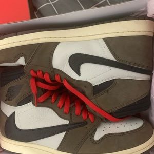 Travis Scott Jordan 1 mocha